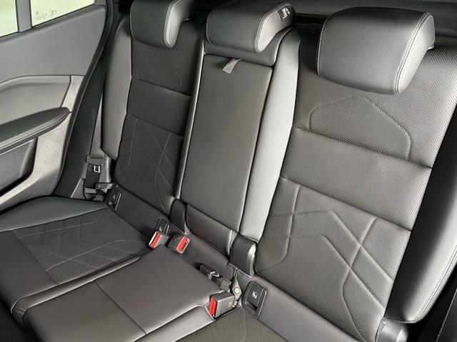 BMW X2 sDrive18d color Negro. Año 2025. 110KW(150CV). Diésel. En concesionario Triocar Gijón (Bmw y Mini) de Asturias