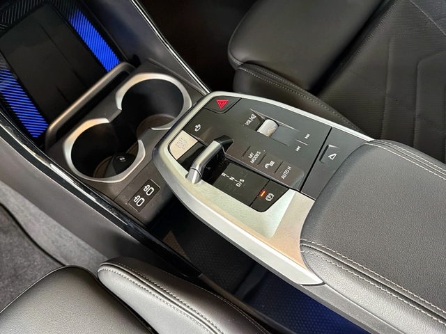 BMW X2 sDrive18d color Negro. Año 2025. 110KW(150CV). Diésel. En concesionario Triocar Gijón (Bmw y Mini) de Asturias