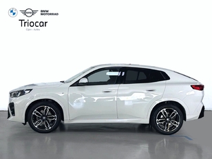 Fotos de BMW X2 sDrive18d color Blanco. Año 2025. 110KW(150CV). Diésel. En concesionario Triocar Gijón (Bmw y Mini) de Asturias