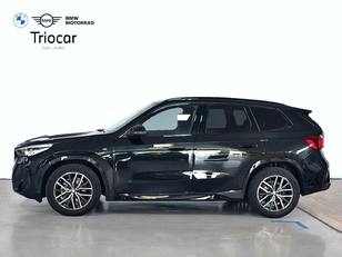 Fotos de BMW X1 sDrive18d color Negro. Año 2025. 110KW(150CV). Diésel. En concesionario Triocar Gijón (Bmw y Mini) de Asturias