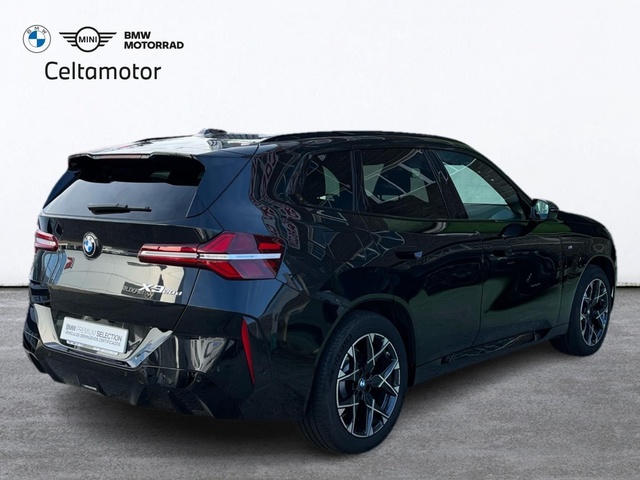 BMW X3 xDrive20d color Negro. Año 2024. 145KW(197CV). Diésel. En concesionario Celtamotor Vigo de Pontevedra