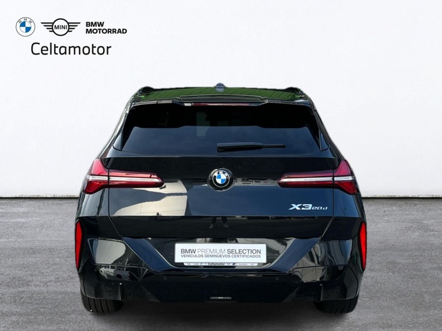 BMW X3 xDrive20d color Negro. Año 2024. 145KW(197CV). Diésel. En concesionario Celtamotor Vigo de Pontevedra