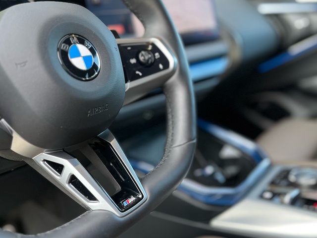 BMW X3 xDrive20d color Negro. Año 2024. 145KW(197CV). Diésel. En concesionario Celtamotor Vigo de Pontevedra