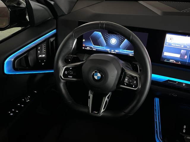 BMW X3 xDrive20d color Negro. Año 2024. 145KW(197CV). Diésel. En concesionario Celtamotor Vigo de Pontevedra