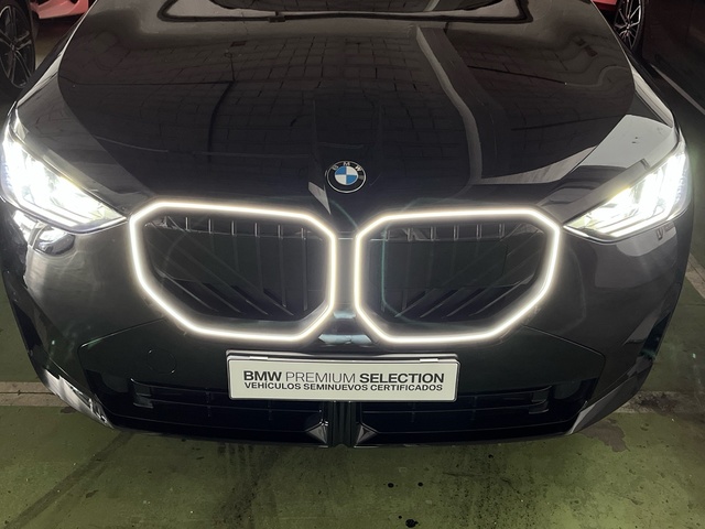 BMW X3 xDrive20d color Negro. Año 2024. 145KW(197CV). Diésel. En concesionario Celtamotor Vigo de Pontevedra