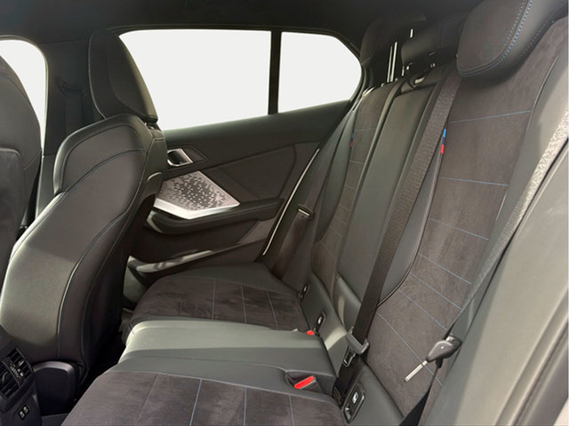 BMW Serie 1 120i color Blanco. Año 2024. 125KW(170CV). Gasolina. En concesionario CARTAGENA PREMIUM S.L. de Murcia