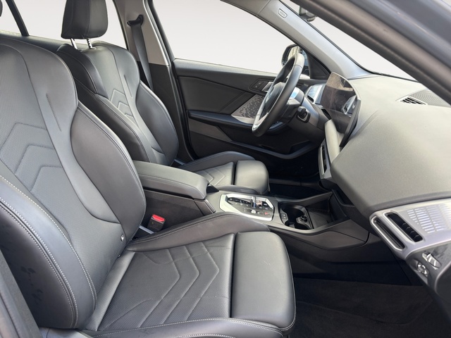 BMW Serie 1 120d color Gris. Año 2024. 120KW(163CV). Diésel. En concesionario Pruna Motor, S.L de Barcelona