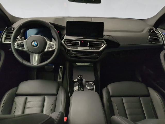 BMW X4 xDrive20d color Negro. Año 2024. 140KW(190CV). Diésel. En concesionario Automotor Premium Viso - Málaga de Málaga