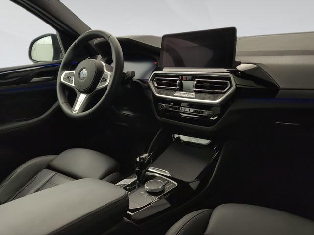 BMW X4 xDrive20d color Negro. Año 2024. 140KW(190CV). Diésel. En concesionario Automotor Premium Viso - Málaga de Málaga