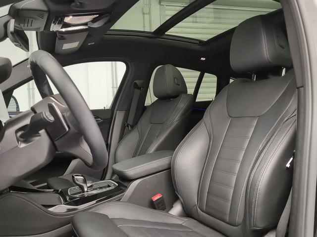 BMW X4 xDrive20d color Negro. Año 2024. 140KW(190CV). Diésel. En concesionario Automotor Premium Viso - Málaga de Málaga