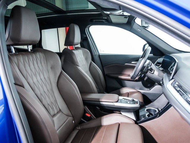 BMW X1 sDrive20d color Azul. Año 2025. 120KW(163CV). Diésel. En concesionario Oliva Motor Tarragona de Tarragona