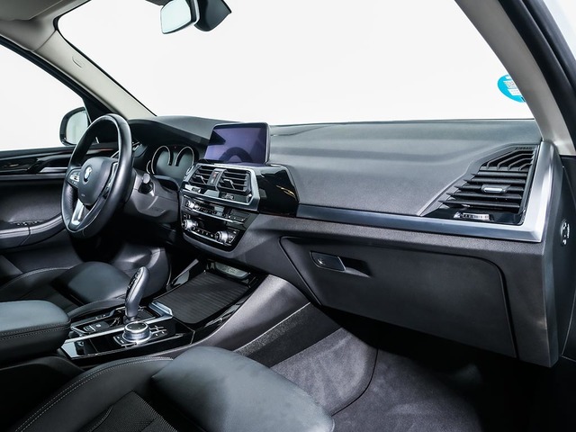 BMW X3 xDrive20d color Blanco. Año 2021. 140KW(190CV). Diésel. En concesionario Oliva Motor Tarragona de Tarragona