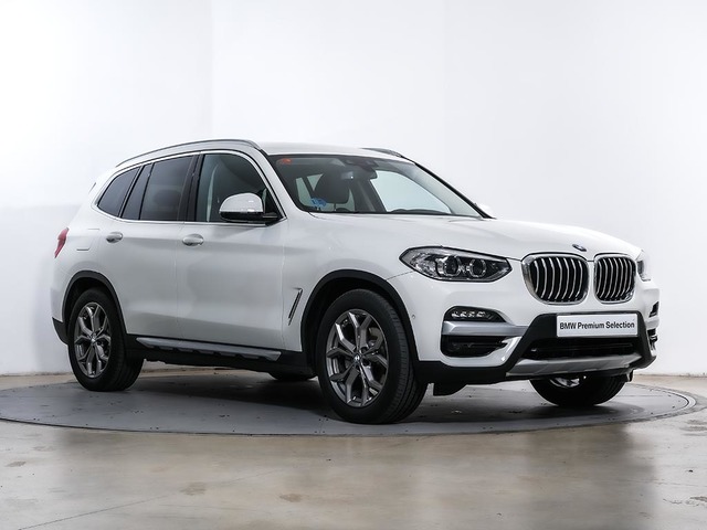 BMW X3 xDrive20d color Blanco. Año 2021. 140KW(190CV). Diésel. En concesionario Oliva Motor Tarragona de Tarragona