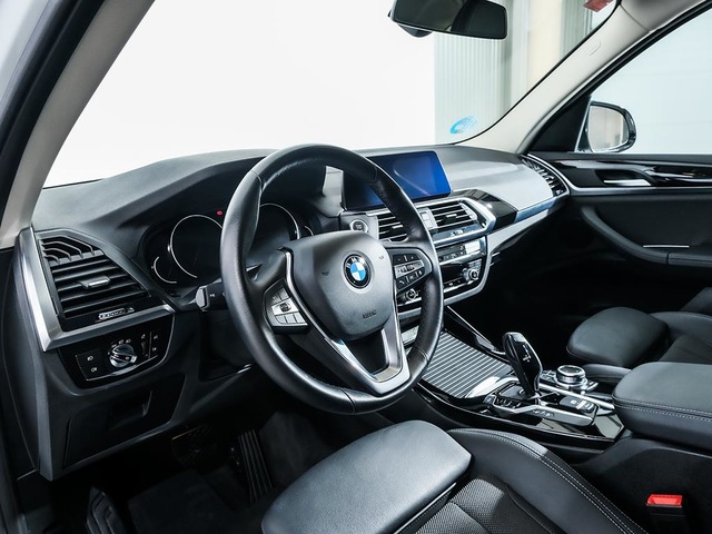 BMW X3 xDrive20d color Blanco. Año 2021. 140KW(190CV). Diésel. En concesionario Oliva Motor Tarragona de Tarragona