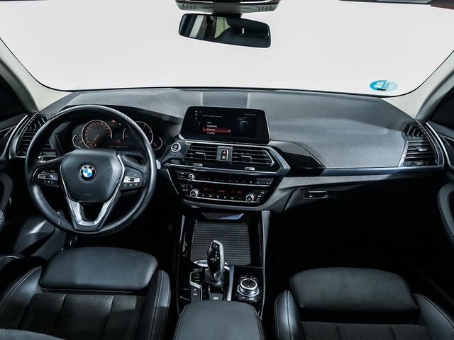 BMW X3 xDrive20d color Blanco. Año 2021. 140KW(190CV). Diésel. En concesionario Oliva Motor Tarragona de Tarragona