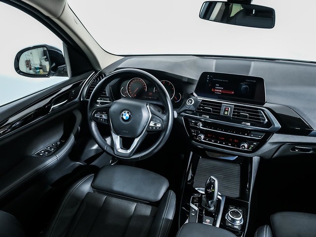 BMW X3 xDrive20d color Blanco. Año 2021. 140KW(190CV). Diésel. En concesionario Oliva Motor Tarragona de Tarragona