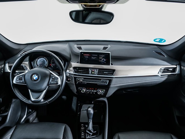 BMW X1 xDrive25e color Blanco. Año 2021. 162KW(220CV). Híbrido Electro/Gasolina. En concesionario Oliva Motor Tarragona de Tarragona