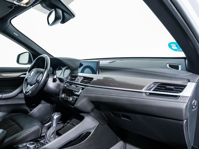 BMW X1 xDrive25e color Blanco. Año 2021. 162KW(220CV). Híbrido Electro/Gasolina. En concesionario Oliva Motor Tarragona de Tarragona