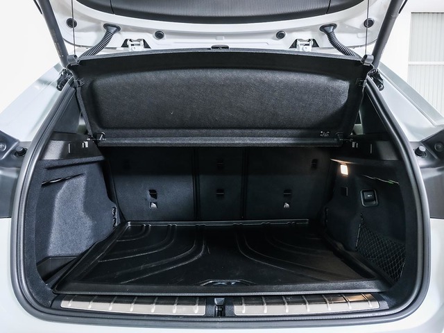 BMW X1 xDrive25e color Blanco. Año 2021. 162KW(220CV). Híbrido Electro/Gasolina. En concesionario Oliva Motor Tarragona de Tarragona