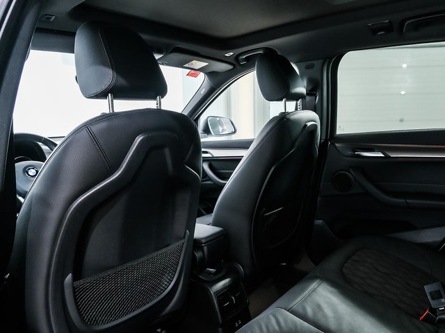 BMW X1 xDrive25e color Blanco. Año 2021. 162KW(220CV). Híbrido Electro/Gasolina. En concesionario Oliva Motor Tarragona de Tarragona