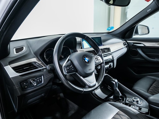 BMW X1 xDrive25e color Blanco. Año 2021. 162KW(220CV). Híbrido Electro/Gasolina. En concesionario Oliva Motor Tarragona de Tarragona