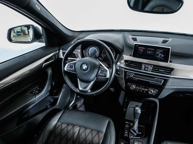 BMW X1 xDrive25e color Blanco. Año 2021. 162KW(220CV). Híbrido Electro/Gasolina. En concesionario Oliva Motor Tarragona de Tarragona