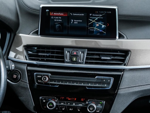 BMW X1 xDrive25e color Blanco. Año 2021. 162KW(220CV). Híbrido Electro/Gasolina. En concesionario Oliva Motor Tarragona de Tarragona