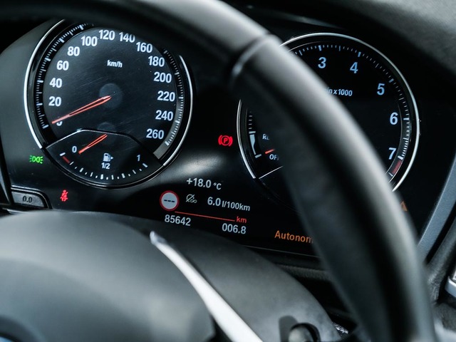 BMW X1 xDrive25e color Blanco. Año 2021. 162KW(220CV). Híbrido Electro/Gasolina. En concesionario Oliva Motor Tarragona de Tarragona