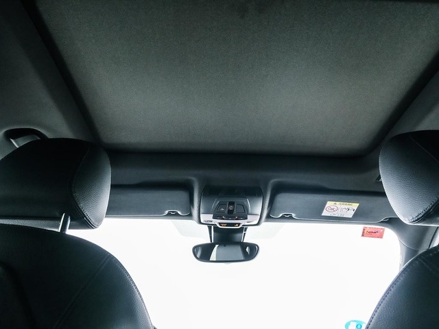 BMW X1 xDrive25e color Blanco. Año 2021. 162KW(220CV). Híbrido Electro/Gasolina. En concesionario Oliva Motor Tarragona de Tarragona