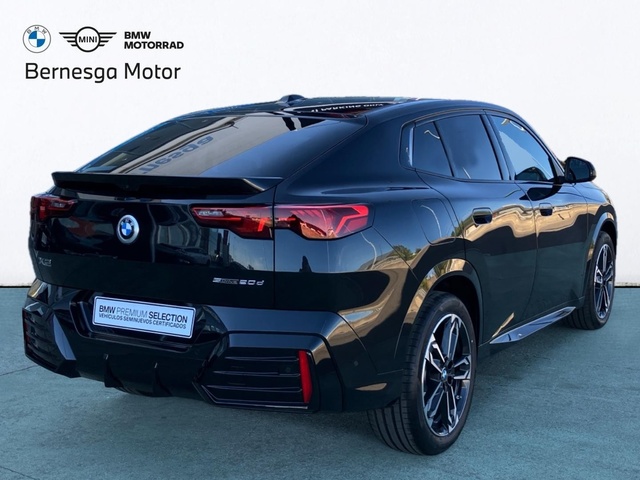 BMW X2 sDrive20d color Negro. Año 2025. 120KW(163CV). Diésel. En concesionario Bernesga Motor León (Bmw y Mini) de León