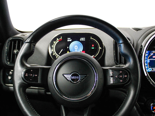 fotoG 12 del MINI MINI Countryman Cooper 100 kW (136 CV) 136cv Gasolina del 2021 en Barcelona