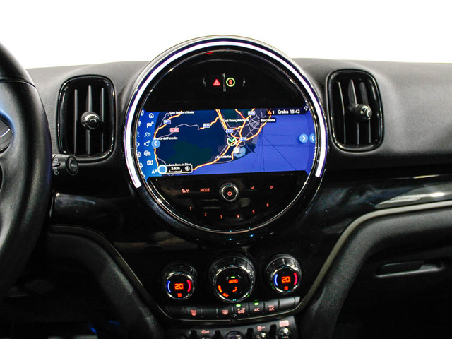 fotoG 13 del MINI MINI Countryman Cooper 100 kW (136 CV) 136cv Gasolina del 2021 en Barcelona