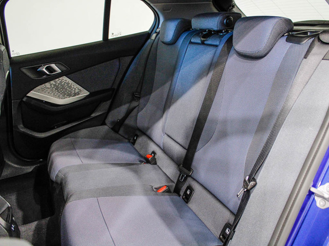 BMW Serie 1 120d color Azul. Año 2024. 120KW(163CV). Diésel. En concesionario Barcelona Premium -- GRAN VIA de Barcelona