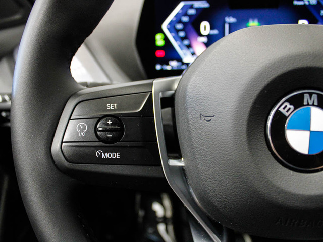 BMW Serie 1 120d color Azul. Año 2024. 120KW(163CV). Diésel. En concesionario Barcelona Premium -- GRAN VIA de Barcelona