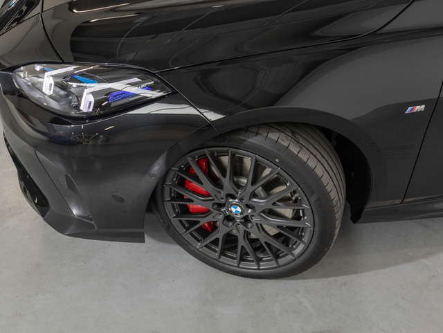 BMW Serie 1 M135i color Negro. Año 2025. 221KW(300CV). Gasolina. En concesionario Oliva Motor Girona de Girona