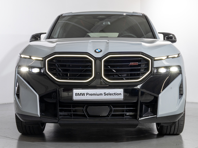 BMW XM Label Red color Gris. Año 2025. 550KW(748CV). Híbrido Electro/Gasolina. En concesionario Oliva Motor Girona de Girona