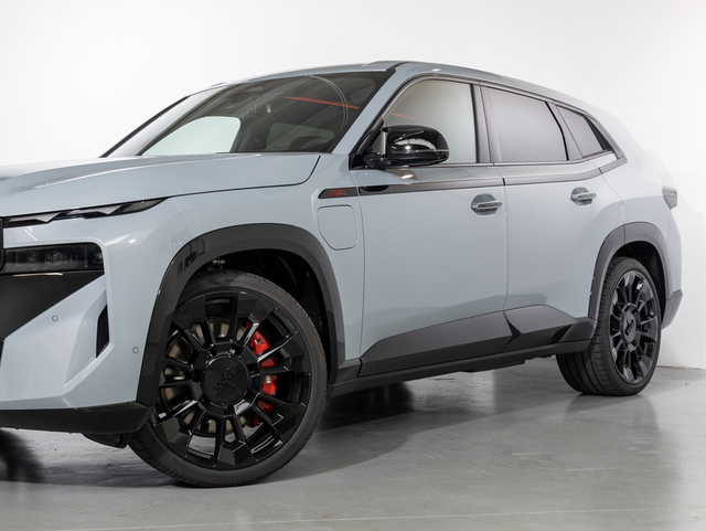 BMW XM Label Red color Gris. Año 2025. 550KW(748CV). Híbrido Electro/Gasolina. En concesionario Oliva Motor Girona de Girona