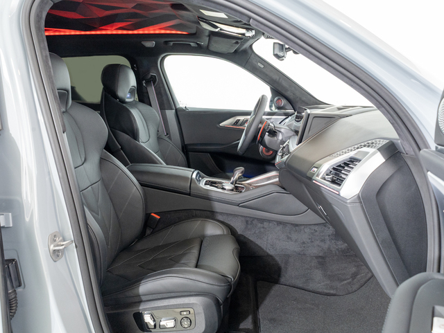 BMW XM Label Red color Gris. Año 2025. 550KW(748CV). Híbrido Electro/Gasolina. En concesionario Oliva Motor Girona de Girona