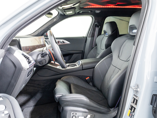 BMW XM Label Red color Gris. Año 2025. 550KW(748CV). Híbrido Electro/Gasolina. En concesionario Oliva Motor Girona de Girona