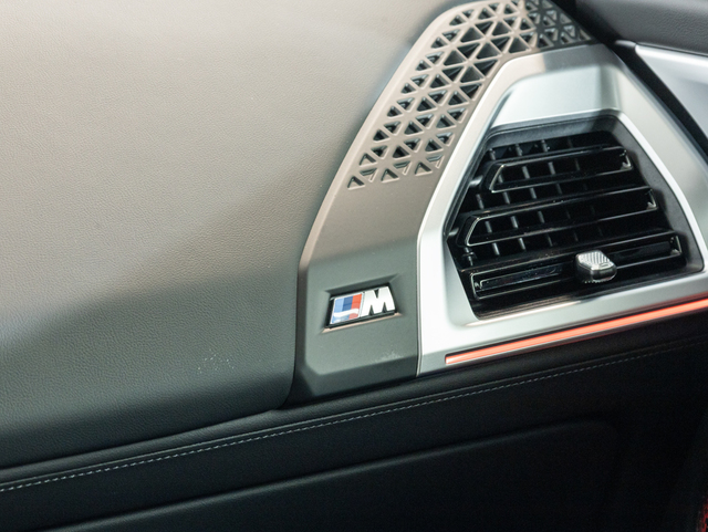 BMW XM Label Red color Gris. Año 2025. 550KW(748CV). Híbrido Electro/Gasolina. En concesionario Oliva Motor Girona de Girona