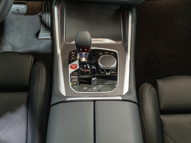 BMW XM Label Red color Gris. Año 2025. 550KW(748CV). Híbrido Electro/Gasolina. En concesionario Oliva Motor Girona de Girona