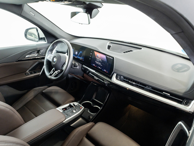 BMW X1 sDrive20d color Blanco. Año 2024. 120KW(163CV). Diésel. En concesionario Oliva Motor Girona de Girona