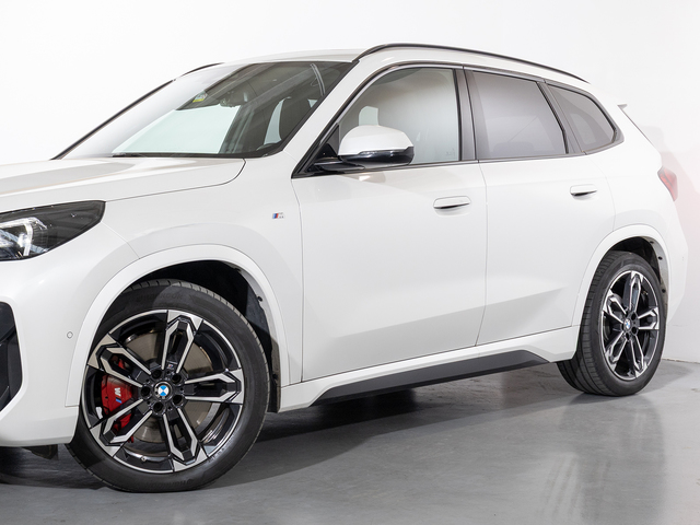 BMW X1 sDrive20d color Blanco. Año 2024. 120KW(163CV). Diésel. En concesionario Oliva Motor Girona de Girona