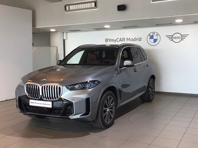BMW X5 xDrive30d color Gris. Año 2025. 219KW(298CV). Diésel. En concesionario BYmyCAR Madrid - Alcalá de Madrid