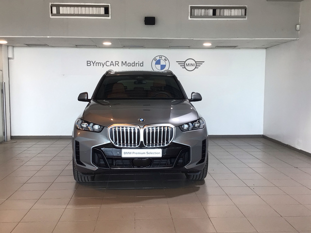 BMW X5 xDrive30d color Gris. Año 2025. 219KW(298CV). Diésel. En concesionario BYmyCAR Madrid - Alcalá de Madrid
