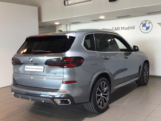BMW X5 xDrive30d color Gris. Año 2025. 219KW(298CV). Diésel. En concesionario BYmyCAR Madrid - Alcalá de Madrid