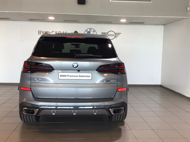 BMW X5 xDrive30d color Gris. Año 2025. 219KW(298CV). Diésel. En concesionario BYmyCAR Madrid - Alcalá de Madrid