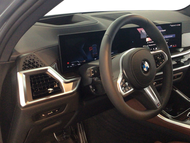 BMW X5 xDrive30d color Gris. Año 2025. 219KW(298CV). Diésel. En concesionario BYmyCAR Madrid - Alcalá de Madrid