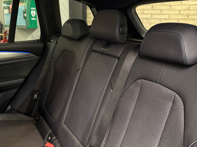 BMW X3 xDrive20d color Negro. Año 2021. 140KW(190CV). Diésel. En concesionario BYmyCAR Madrid - Algete de Madrid