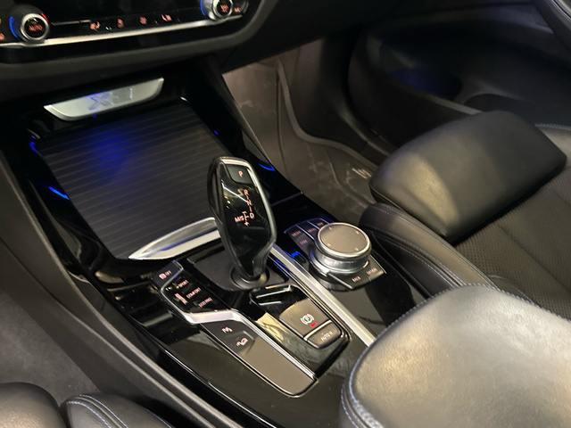 BMW X3 xDrive20d color Negro. Año 2021. 140KW(190CV). Diésel. En concesionario BYmyCAR Madrid - Algete de Madrid